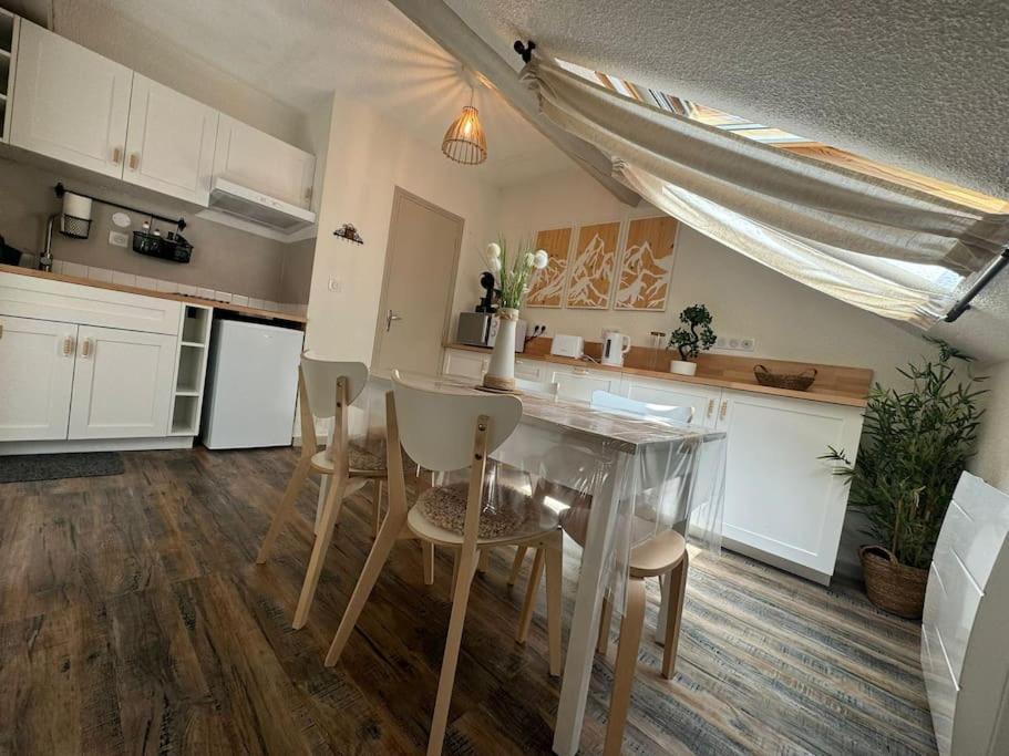 L'Escapade Montagneuse Appartement Eaux-Bonnes Buitenkant foto